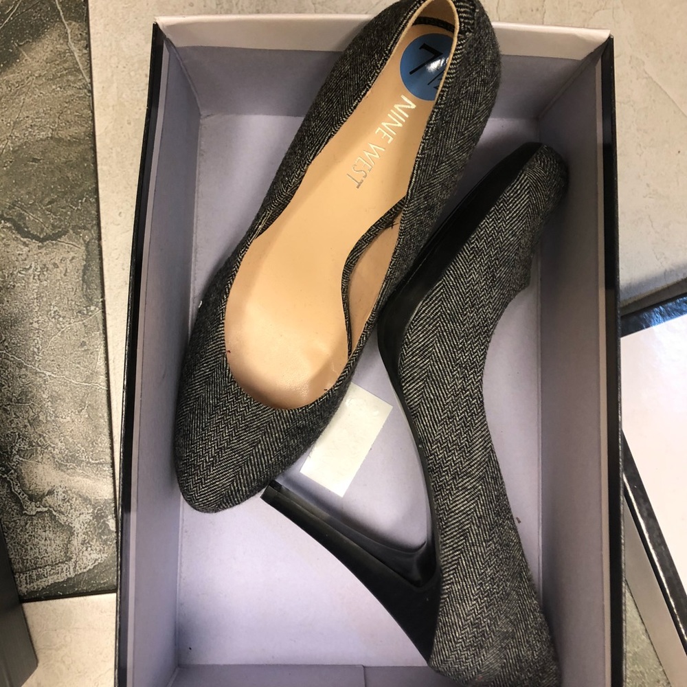 Grey herringbone Nine West heels!
